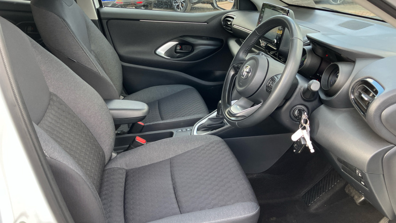 Toyota Yaris 1.5 Hybrid Design 5dr CVT Hybrid Hatchback